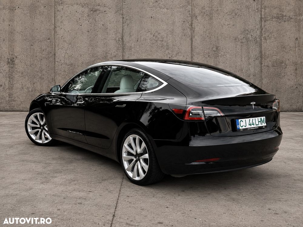 Tesla Model 3 Standard Reichweite Plus Hinterradantrieb - 4