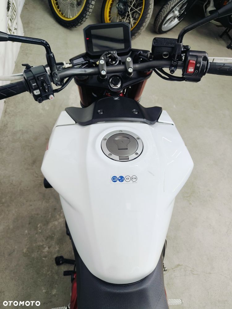 Honda Hornet - 12
