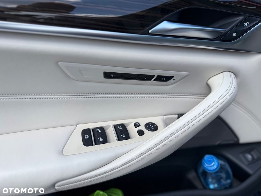 BMW Seria 5 530i xDrive M Sport sport - 16