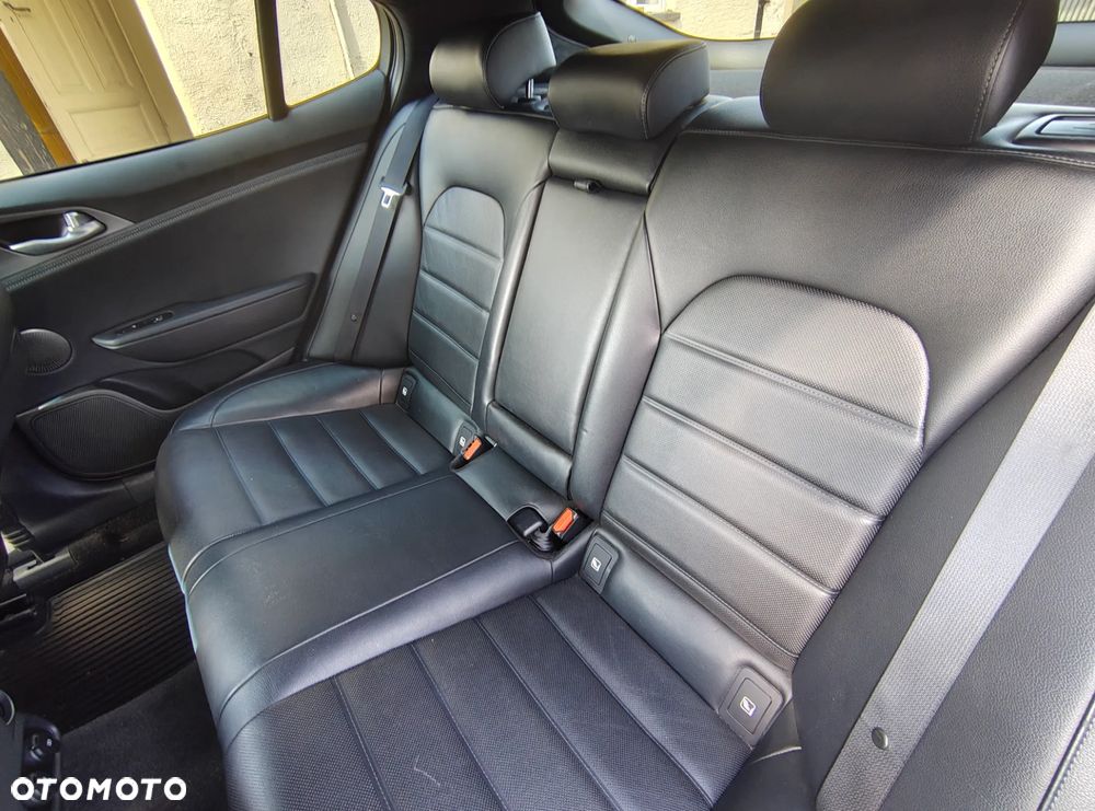 Kia Stinger 2.0 T-GDI GT Line - 21