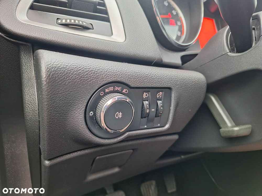 Opel Astra 1.4 Turbo Color Edition - 13