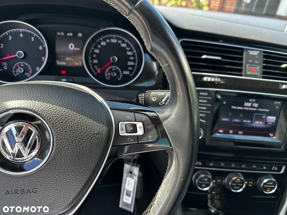 Volkswagen Golf - 10