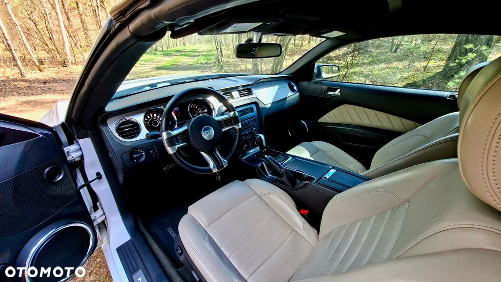 Ford Mustang 3.7 V6 Premium - 27