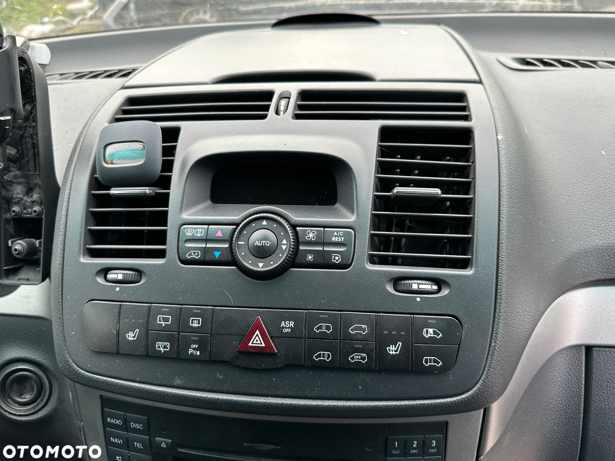 Mercedes VIANO 3.0 cdi 2011r karoseria dokumenty drzwi maska fotel klapa szyba stolik lampa lift relingi skrzynia tapicerka części - 36