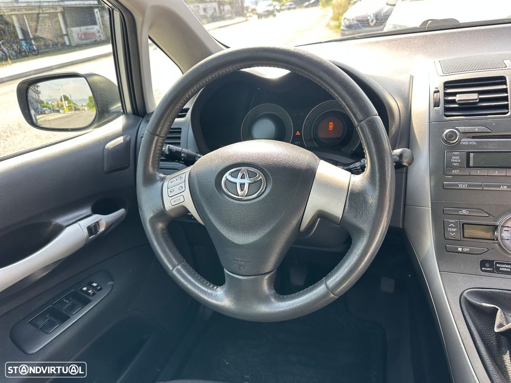 Toyota Auris 1.4 D-4D AC - 8