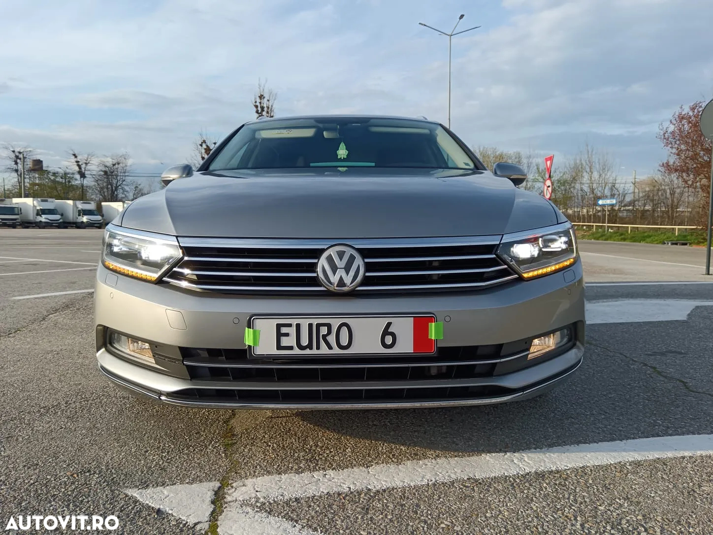 Volkswagen Passat Variant 2.0 TDI DSG Highline - 26