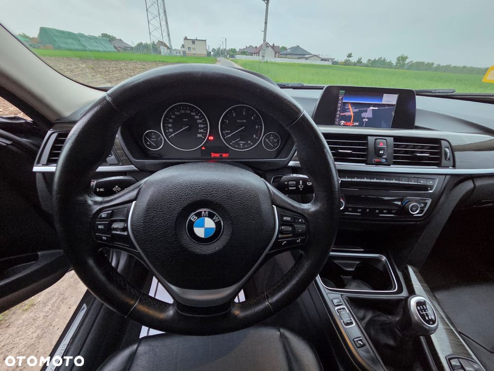 BMW Seria 3 320d Efficient Dynamics - 27
