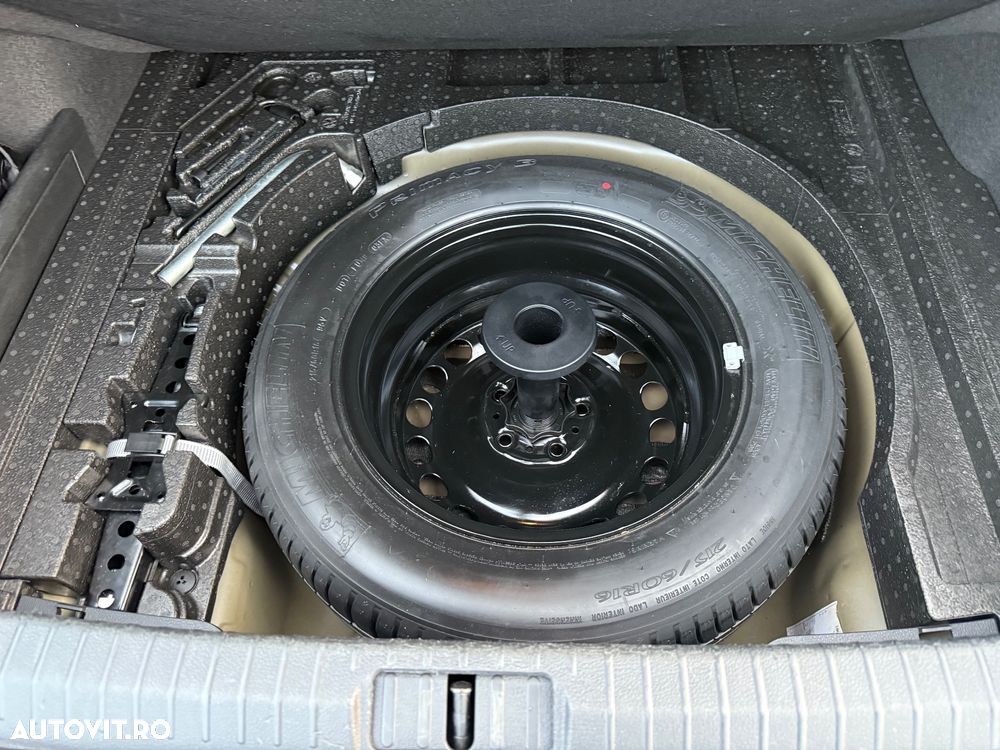 Volkswagen Passat 1.5 TSI OPF DSG Business - 32