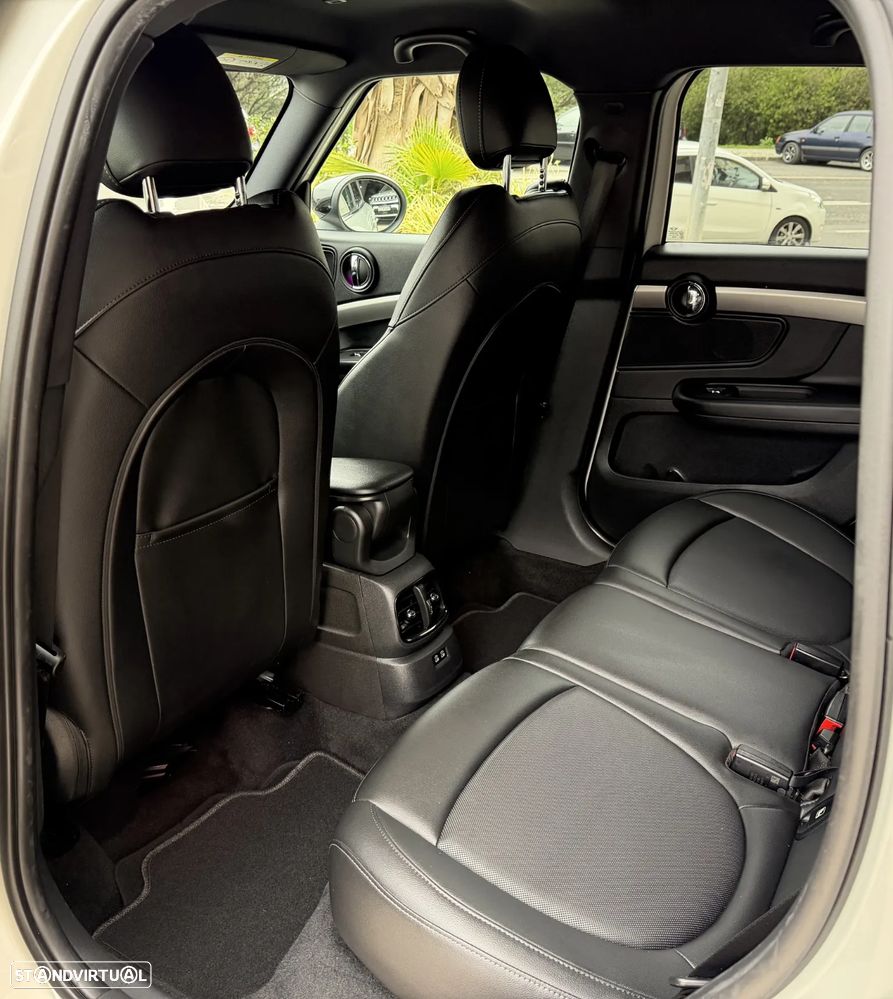 MINI Countryman Cooper D Premium Yours Auto - 25