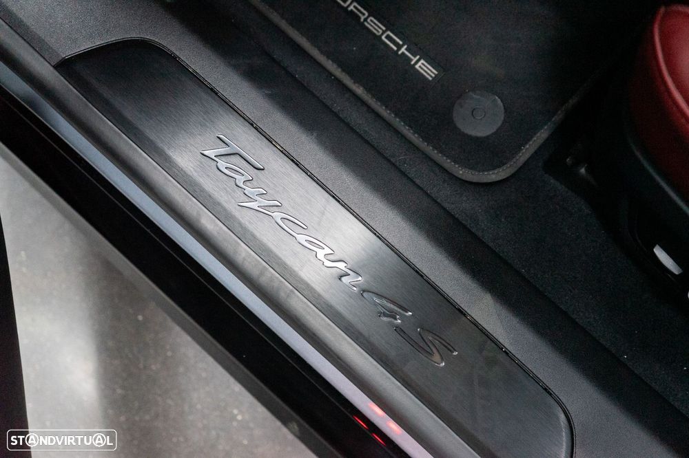 Porsche Taycan 4S - 27