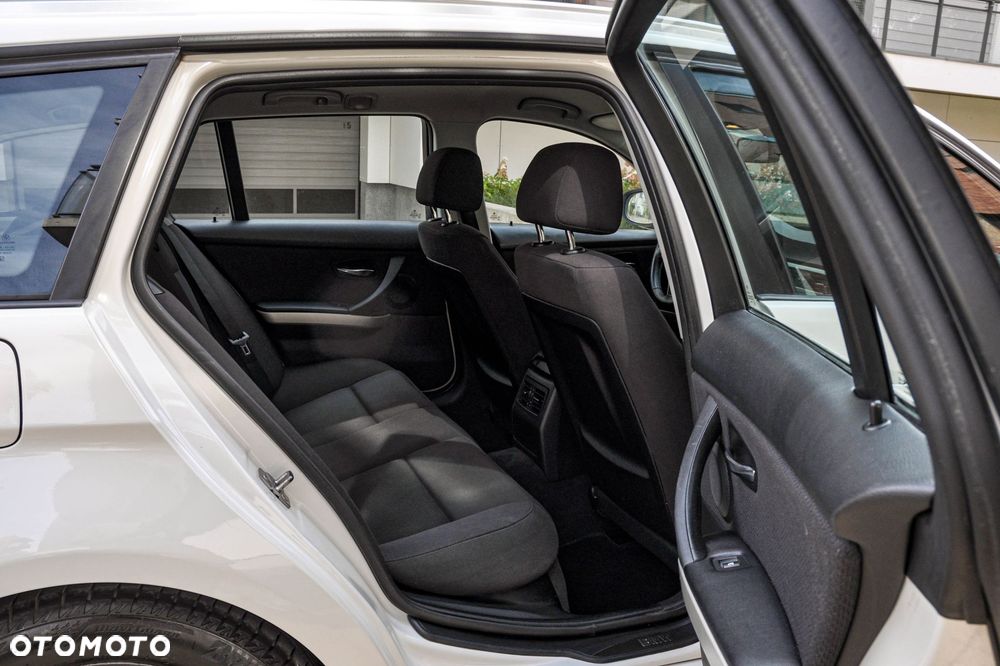 BMW Seria 3 - 12