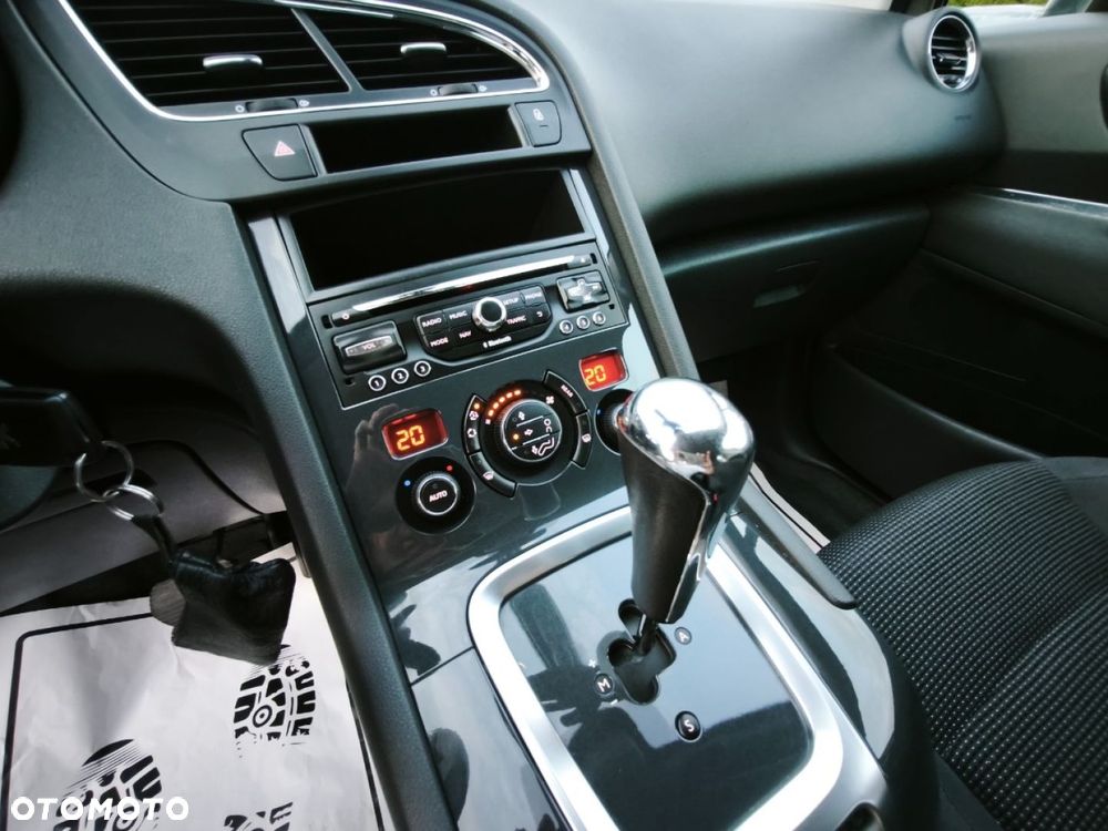 Peugeot 5008 - 10
