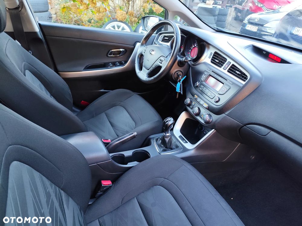 Kia Ceed Cee'd 1.6 GDI M - 6