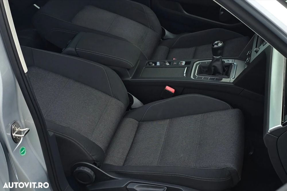 Volkswagen Passat 2.0 TDI Comfortline - 34