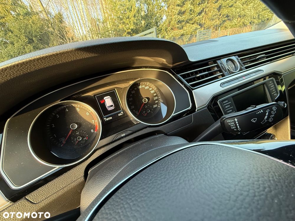 Volkswagen Passat 1.8 TSI BMT Highline - 32