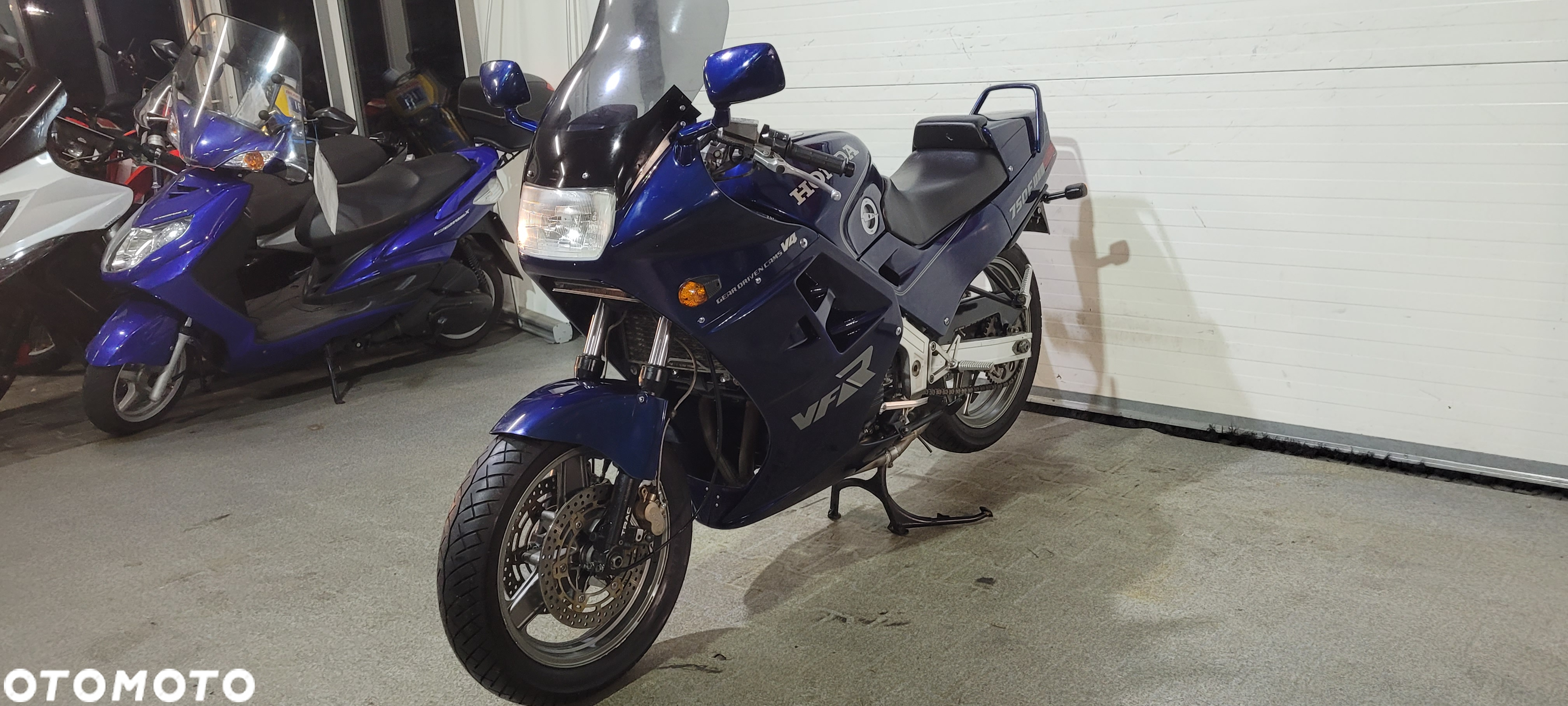 Honda VF - 18