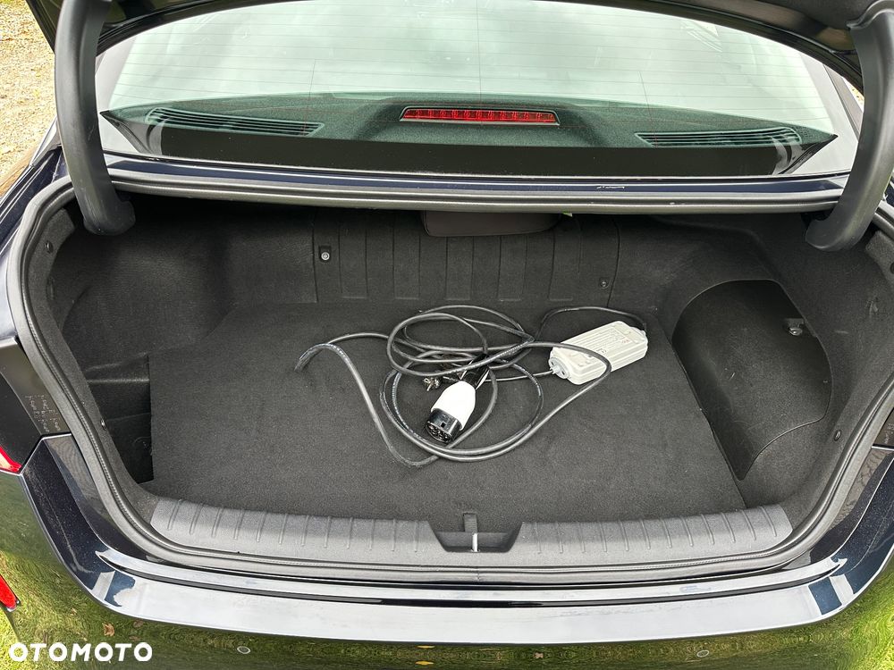 Kia Optima Plug-in Hybrid - 8