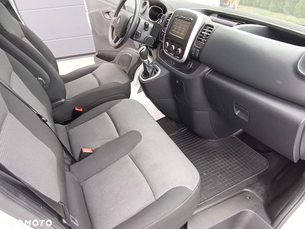 Renault TRAFIC - 12
