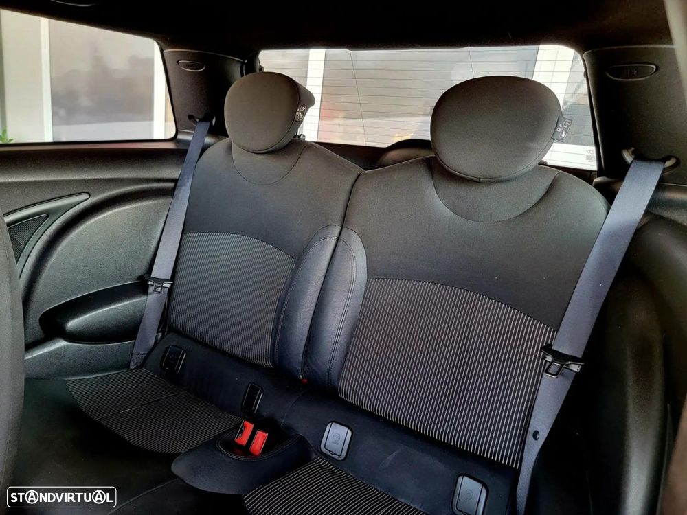 MINI 3 Portas Cooper D - 13