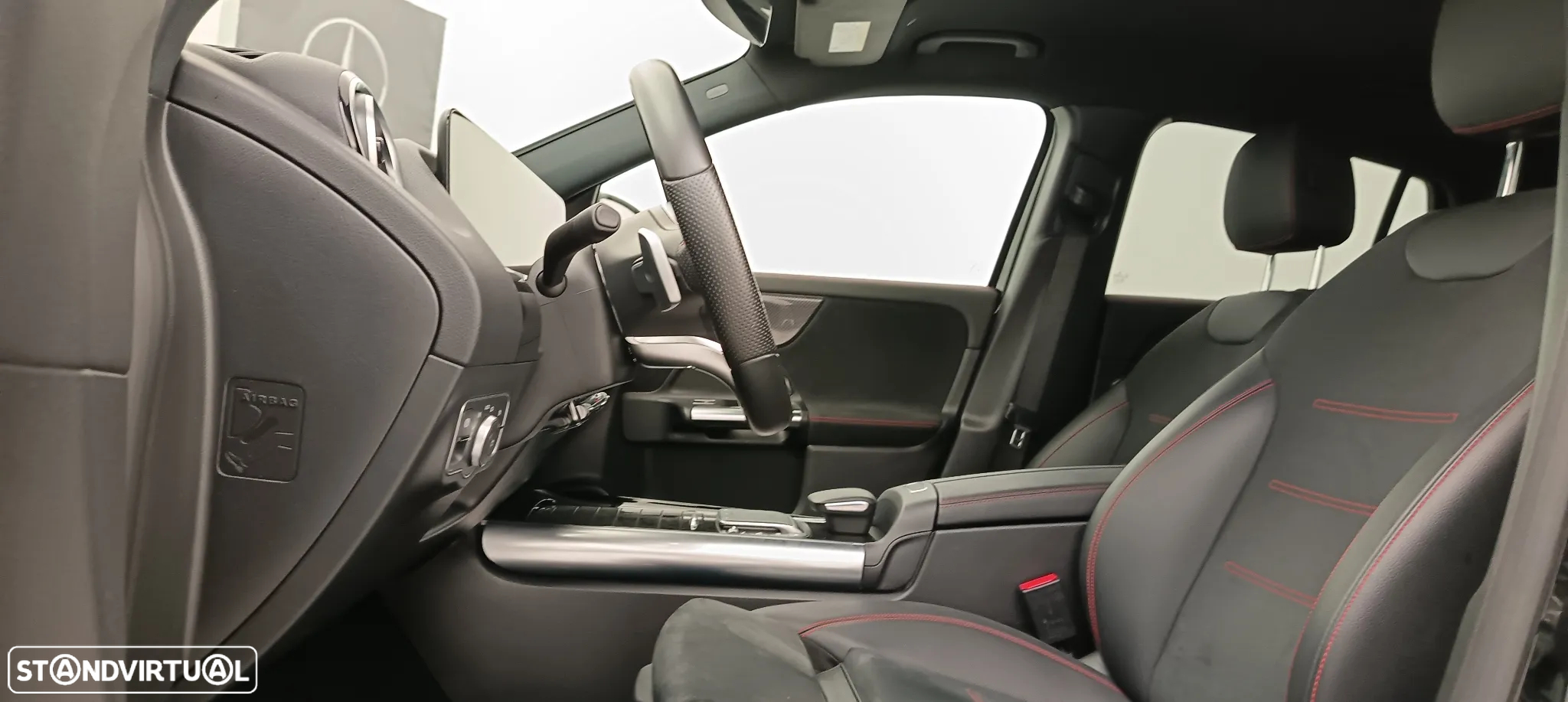 Mercedes-Benz GLA 180 d AMG Line - 27
