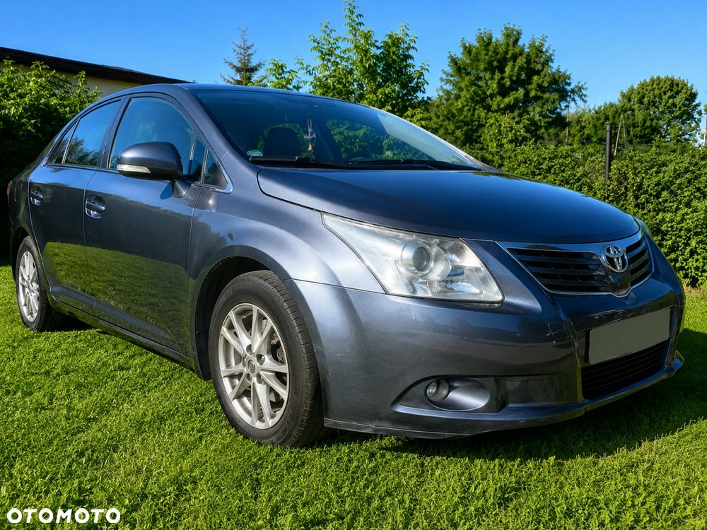 Toyota Avensis - 8