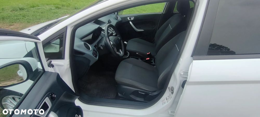 Ford Fiesta 1.25 Ghia - 10