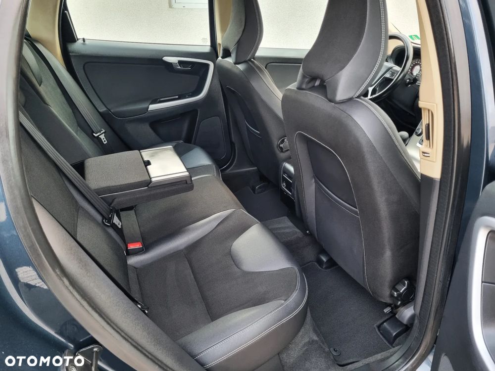 Volvo XC 60 DRIVe Kinetic - 11