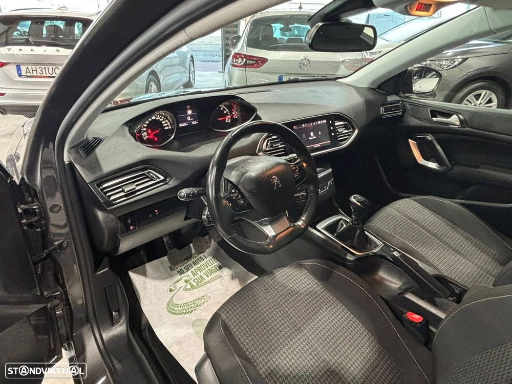 Peugeot 308 1.2 PureTech Business Line - 18