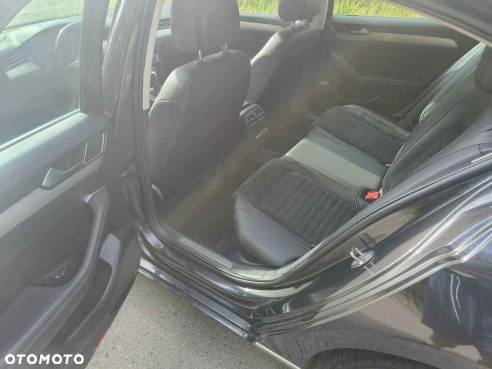 Volkswagen Passat - 28