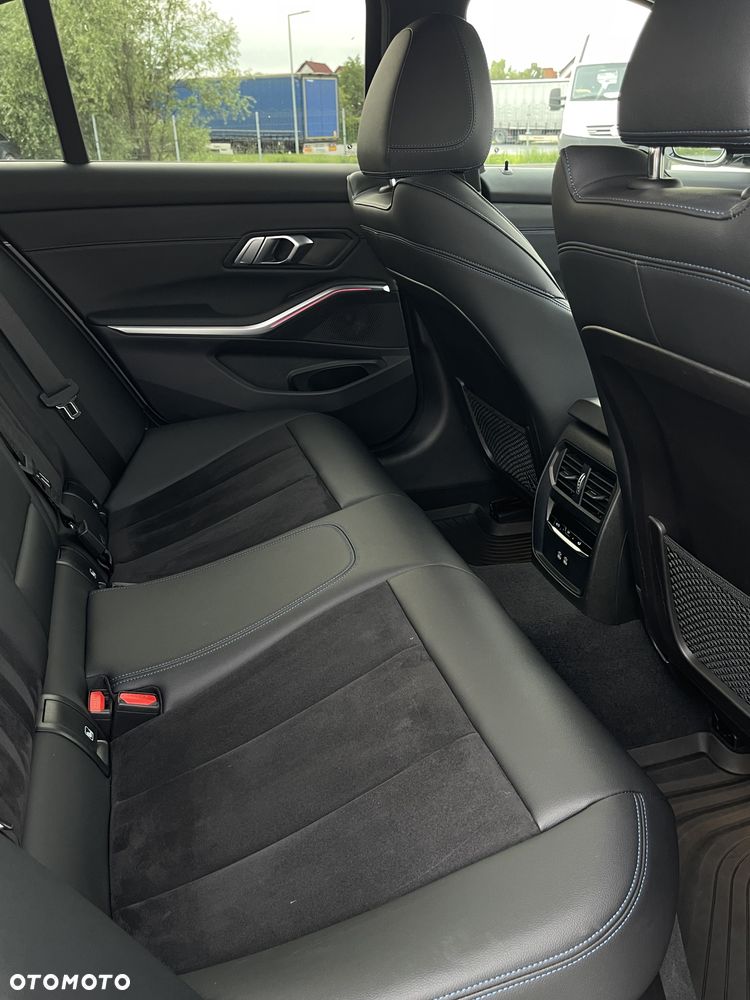BMW Seria 3 320d xDrive - 18
