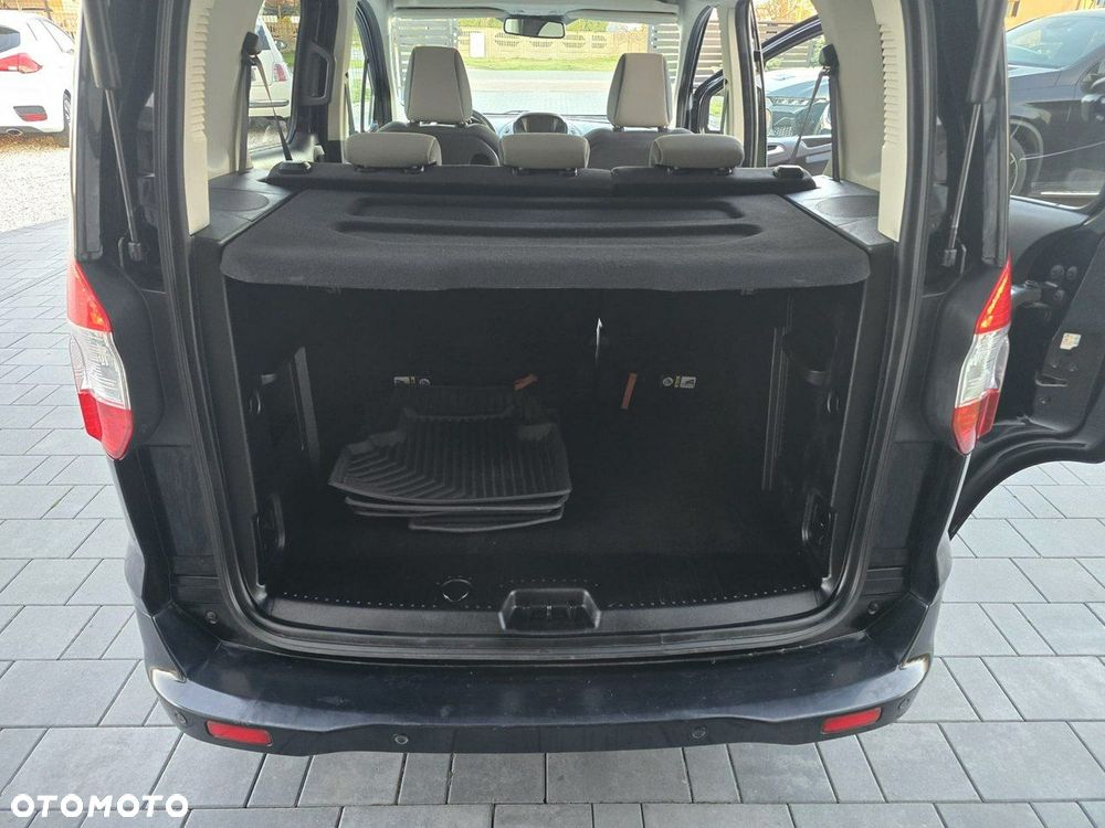 Ford Tourneo Courier - 12