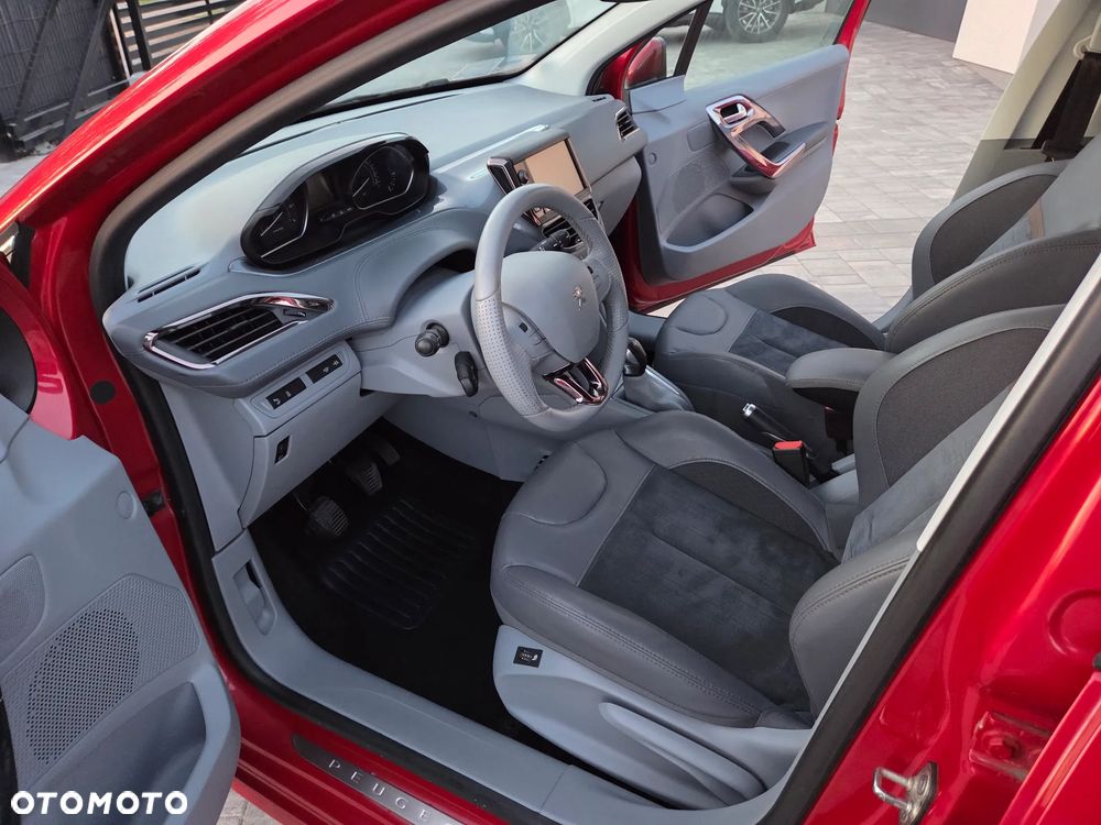 Peugeot 208 - 30