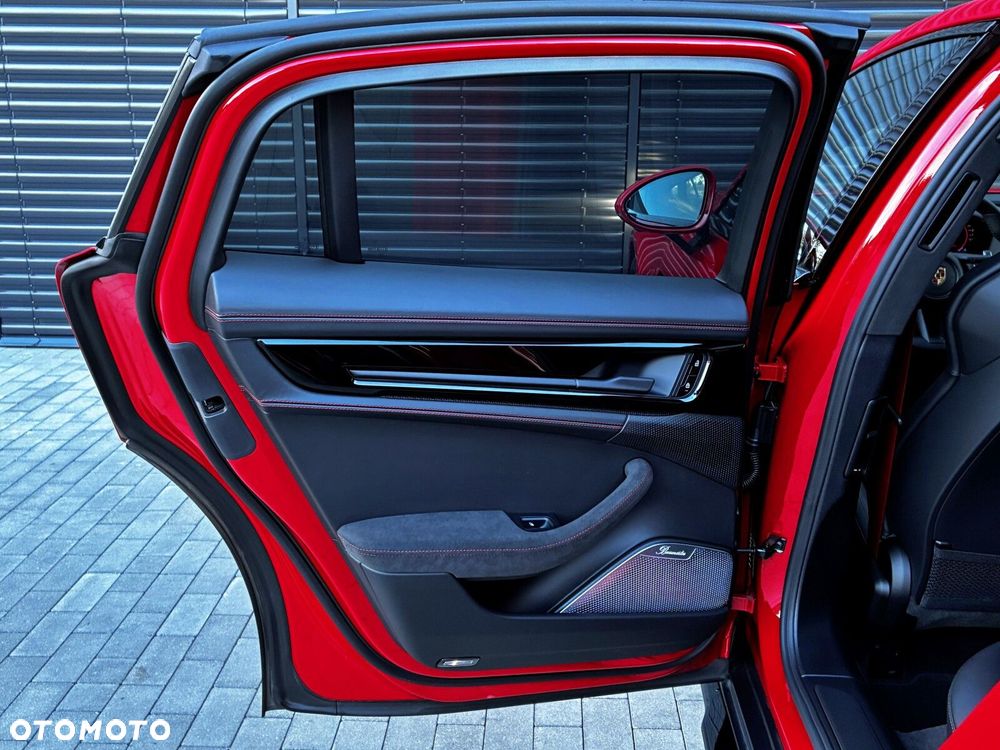 Porsche Panamera GTS - 38