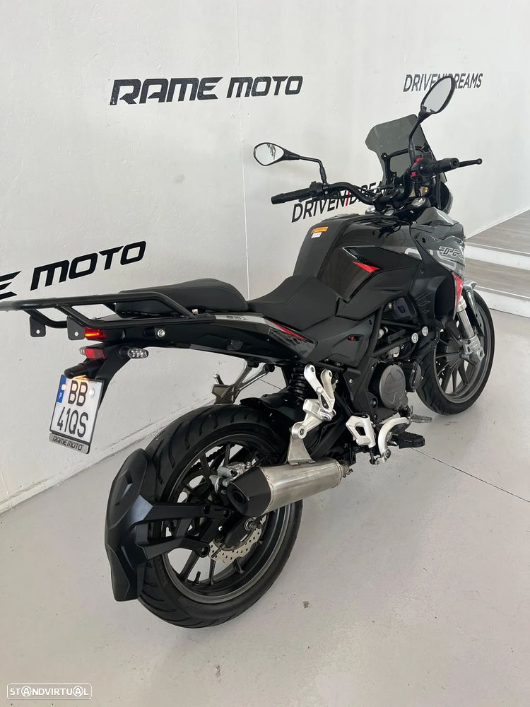 Benelli TRK 251 - 12