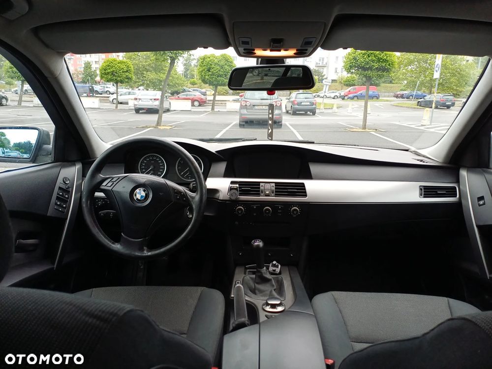 BMW Seria 5 520i - 13