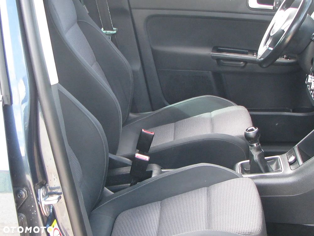 Volkswagen Golf 1.6 Comfortline - 11