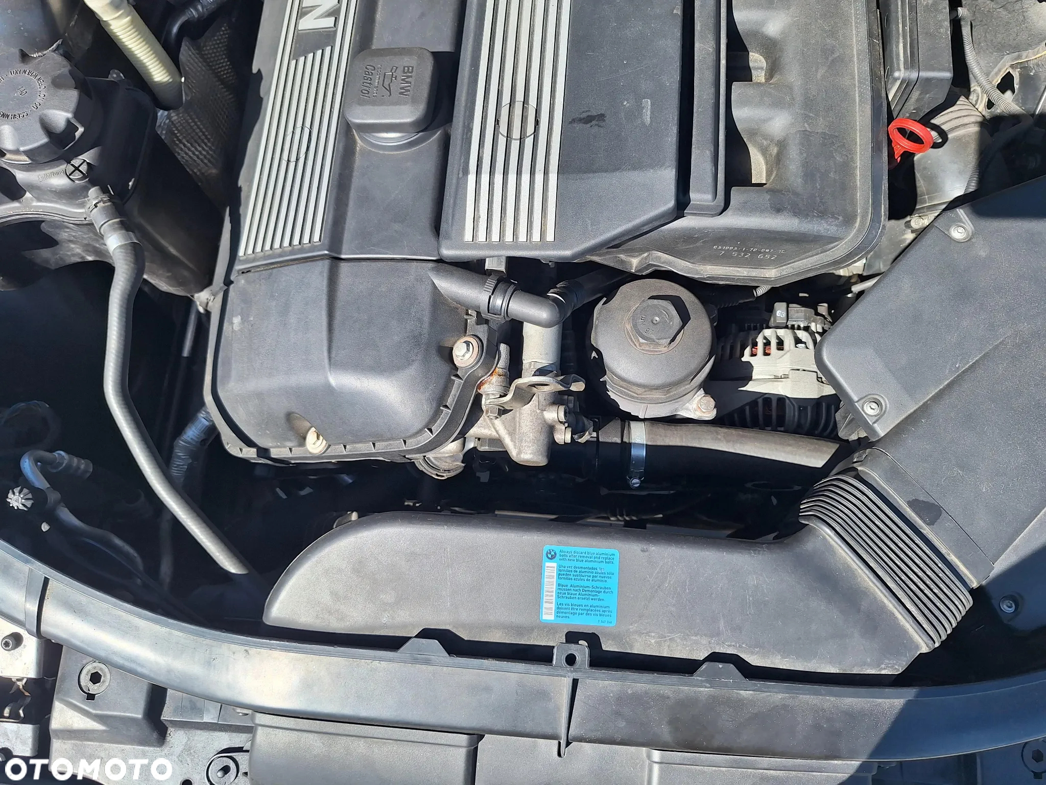 BMW Seria 3 330i Touring - 32