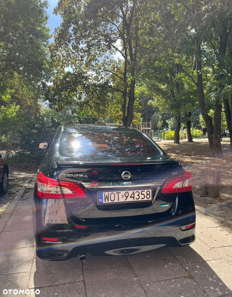 Nissan Sentra 2.0 - 7