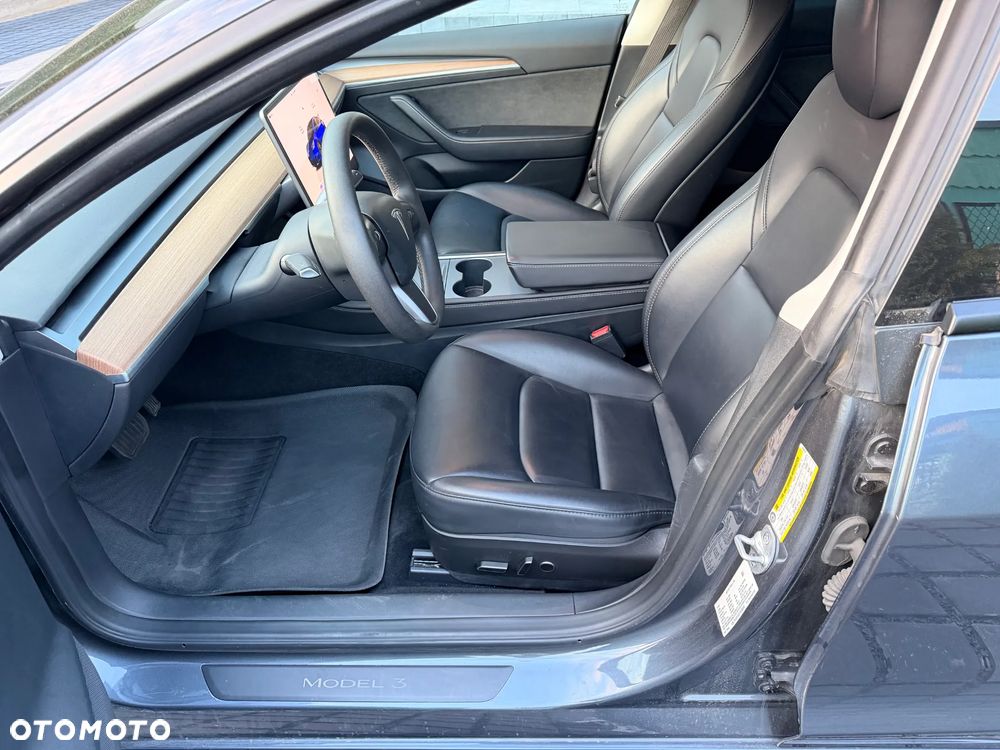 Tesla Model 3 - 6