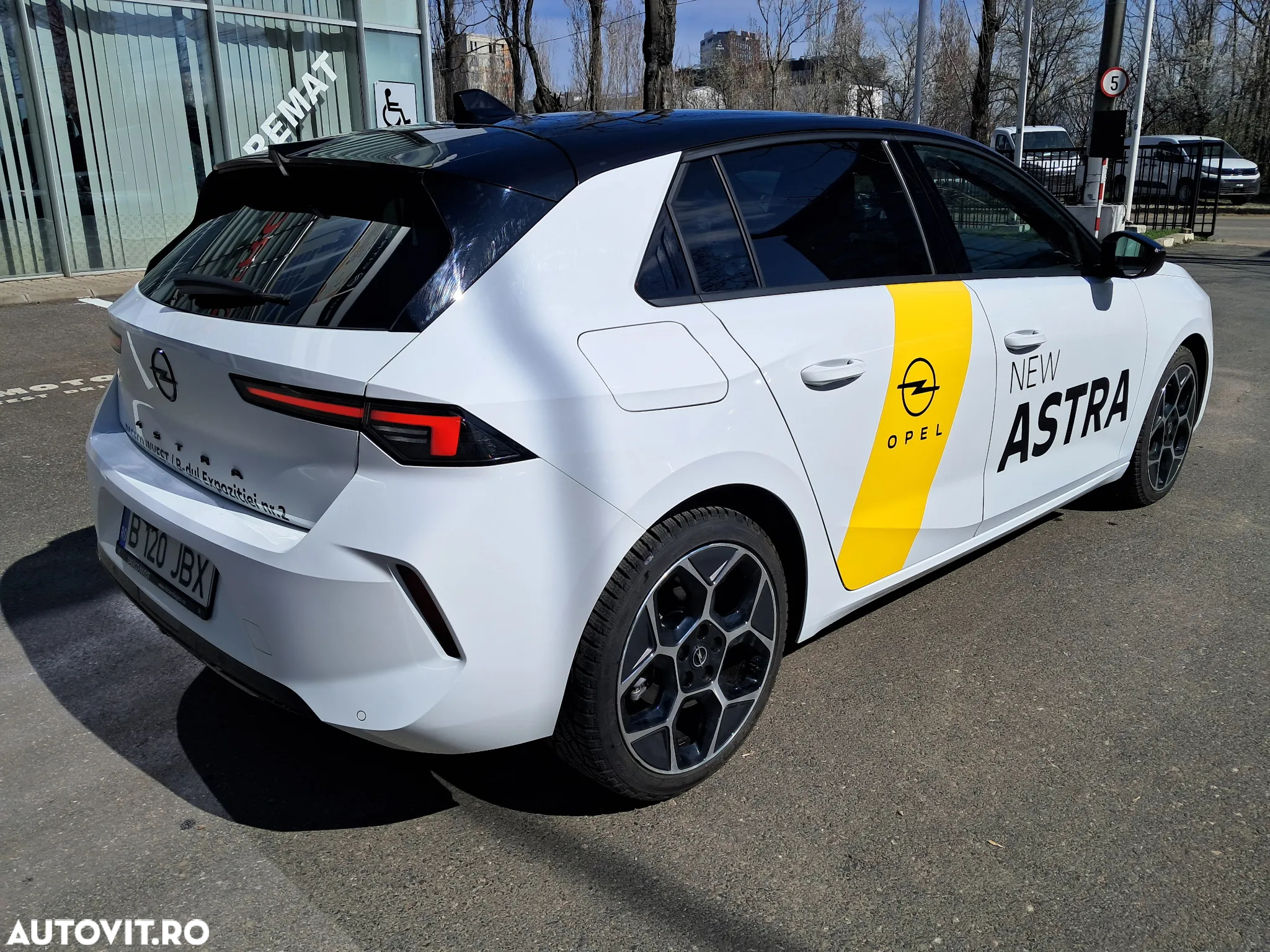 Opel Astra 1.2L Turbo Start/Stop AT8 GS - 4