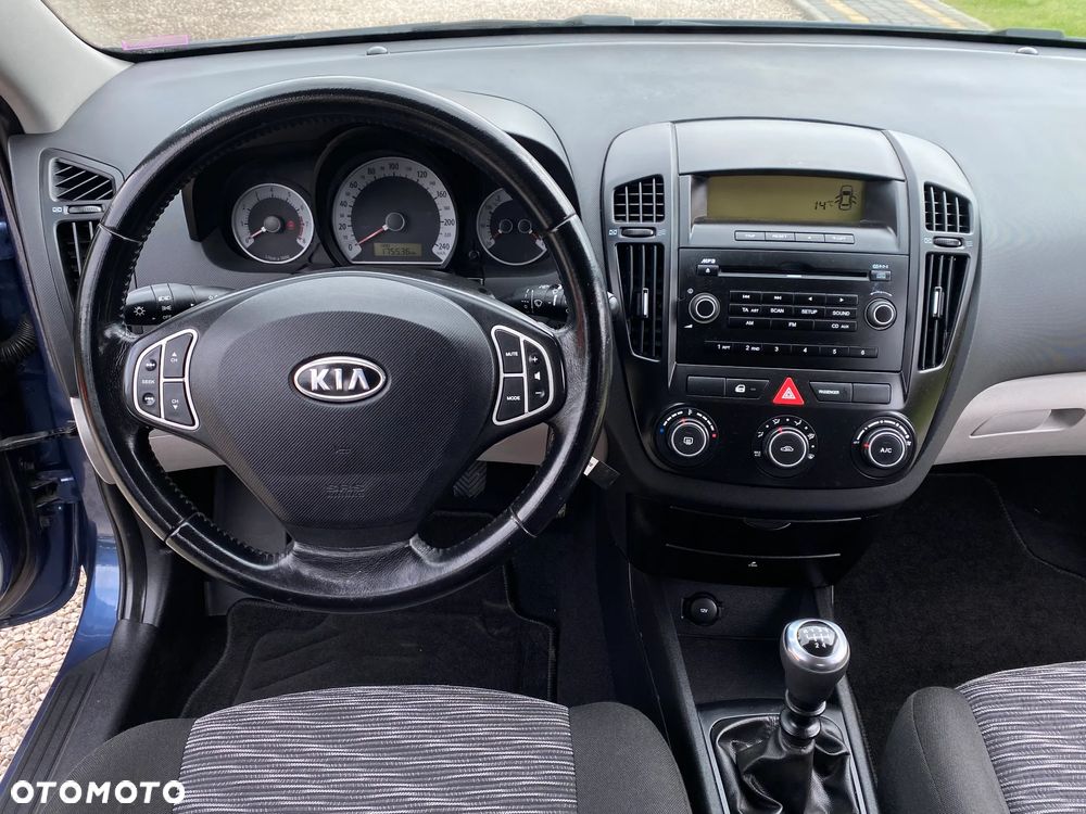 Kia Ceed 1.4 CVVT Attract - 24
