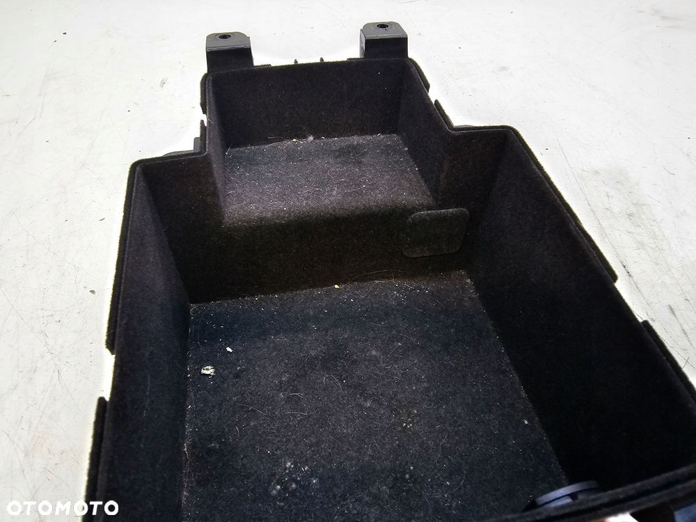 SCHOWEK ZAPALNICZKA TELEFON AUDI A4 A5 8K0864981D - 4
