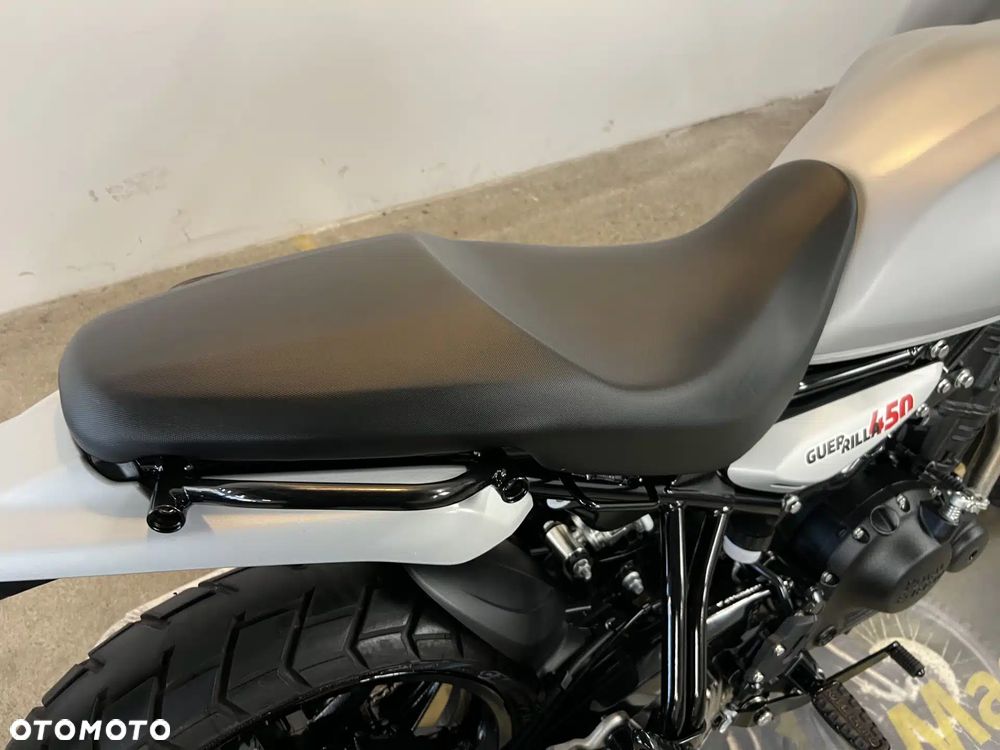 Royal Enfield Guerrilla - 14