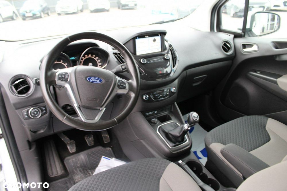Ford Tourneo Courier - 17