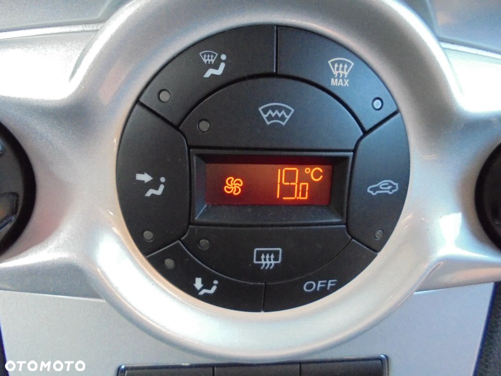 Ford Fiesta - 32