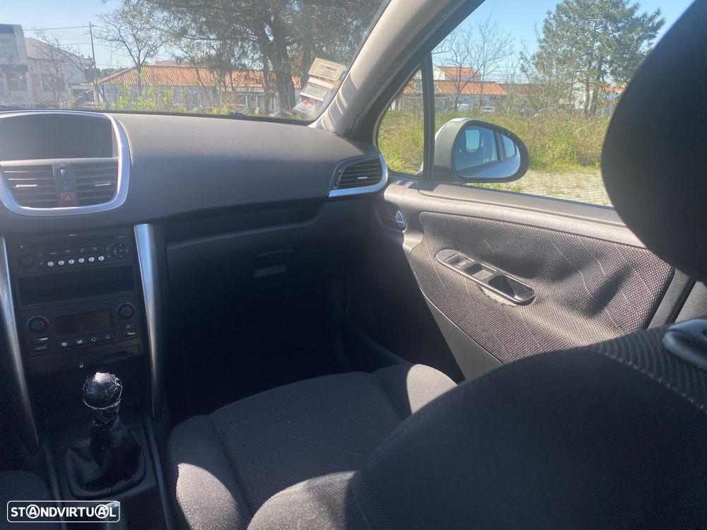 Peugeot 207 1.6 HDi Premium - 6
