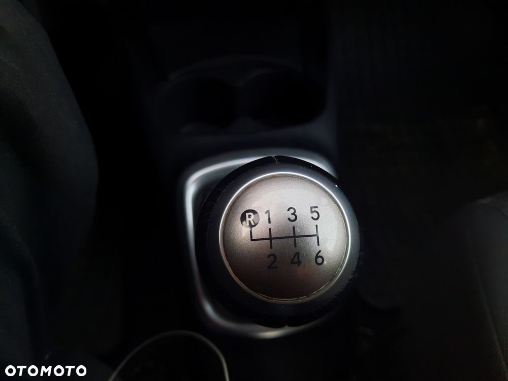 Toyota Yaris 1.33 VVT-i Trend - 36