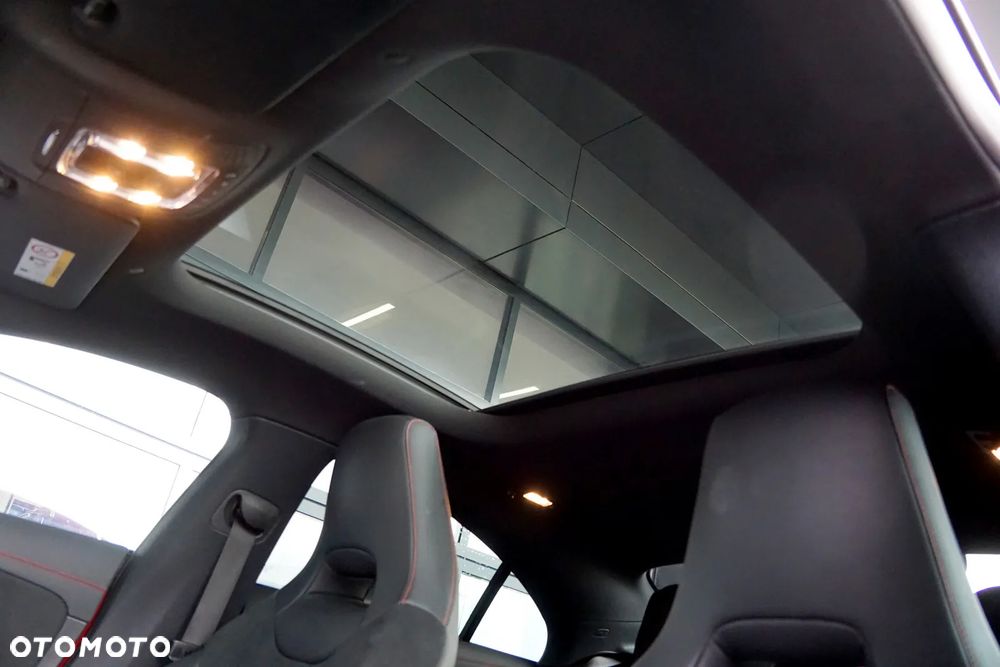 Mercedes-Benz CLA 180 7G-DCT AMG Line - 39