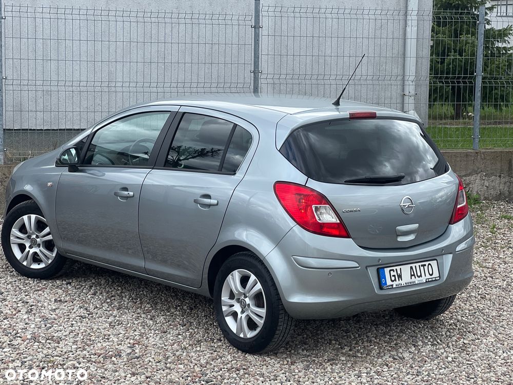 Opel Corsa 1.4 16V Innovation - 8