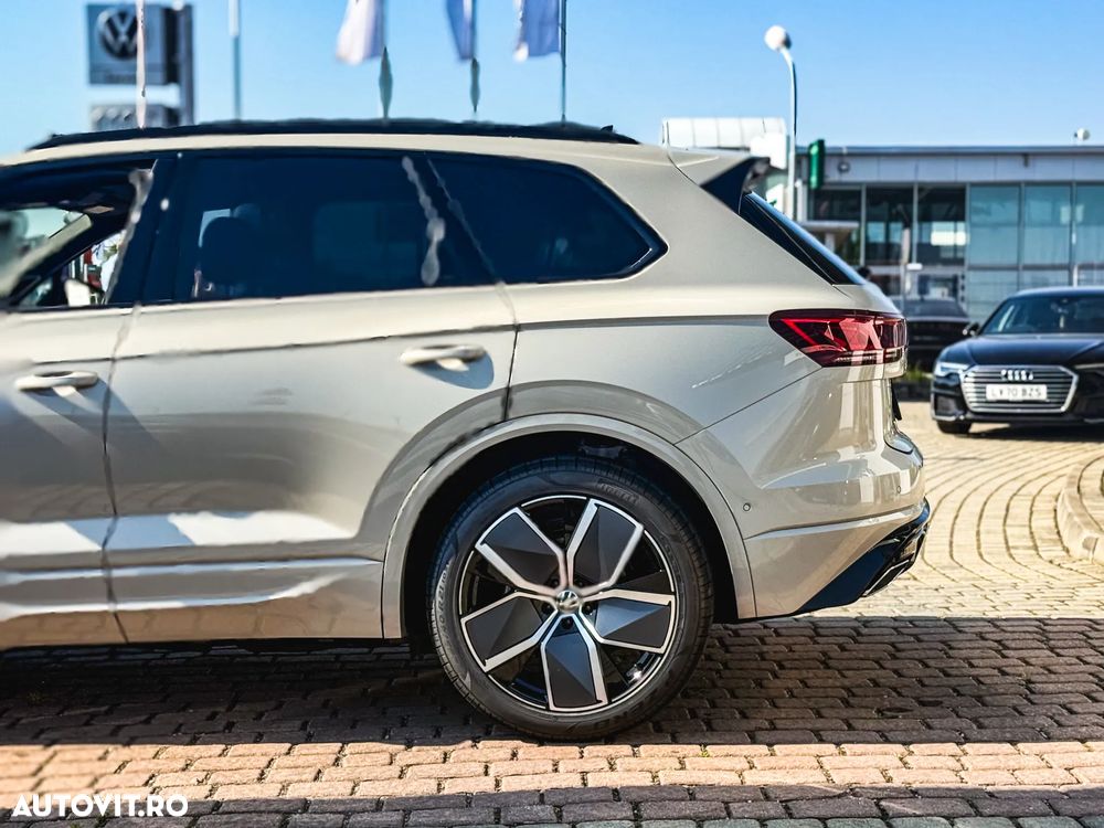 Volkswagen Touareg V6 TDI 4MOTION R-Line - 31